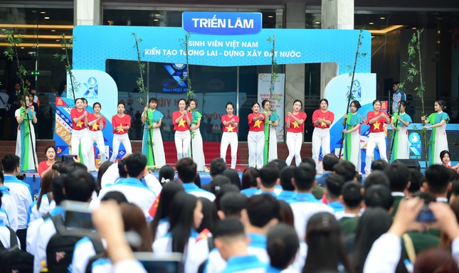 Toàn cảnh phiên khai mạc Đại hội toàn quốc Hội Sinh viên Việt Nam lần thứ XI ảnh 3