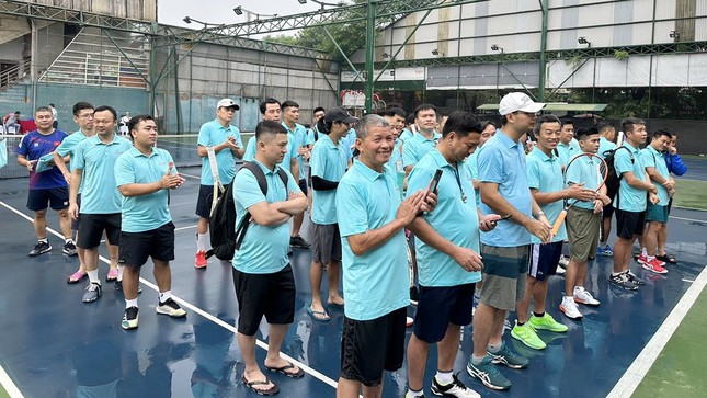 Sôi động khai mạc giải tennis Tiền Phong Open 2023 chào mừng 70 năm Báo Tiền Phong ra số đầu tiên ảnh 1