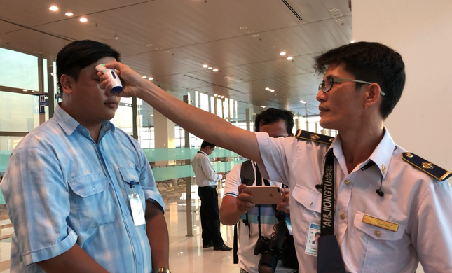 Cần Thơ đón hàng trăm người từ Hàn Quốc về Việt Nam ảnh 3