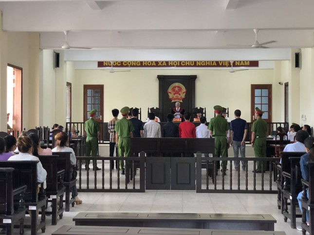 Học làm tiền giả trên facebook, 8 bị cáo lĩnh 79 năm tù ảnh 2