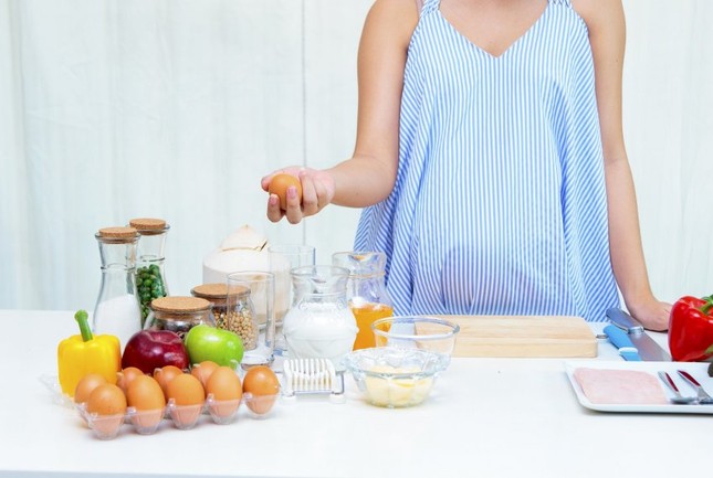 Phụ nữ mang thai tuyệt đối không ăn trứng theo cách này ảnh 1