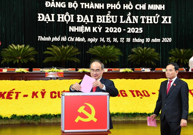 Đại hội Đảng bộ TPHCM đã bầu 61 Thành ủy viên khóa XI ảnh 1