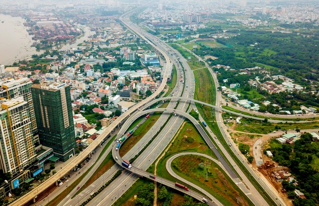 Chính quyền đô thị TPHCM khác Hà Nội, Đà Nẵng thế nào? ảnh 1