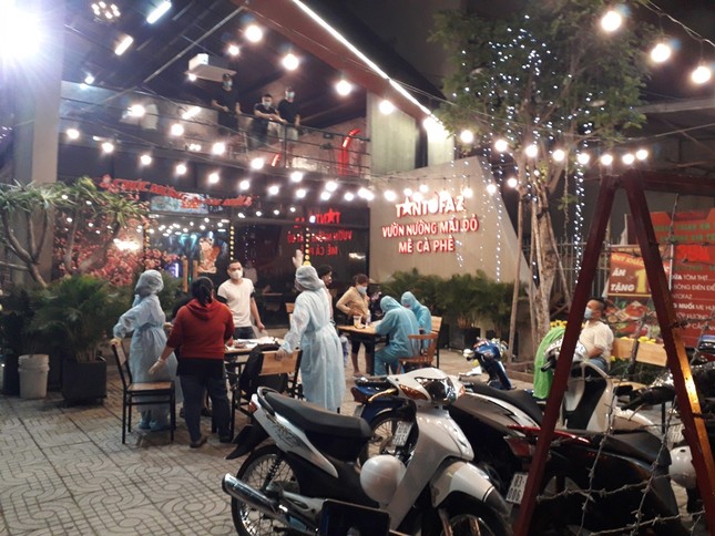 Xuyên đêm truy vết ca nghi mắc COVID-19 ở TP Thủ Đức ảnh 4