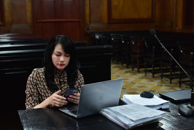 Tranh luận ‘nảy lửa’ về tài sản tranh chấp giữa siêu mẫu Ngọc Thúy và chồng cũ ảnh 1