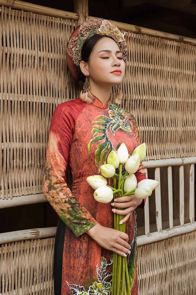 Diễn viên Phạm Hương nền nã trong bộ ảnh áo dài mới ảnh 6