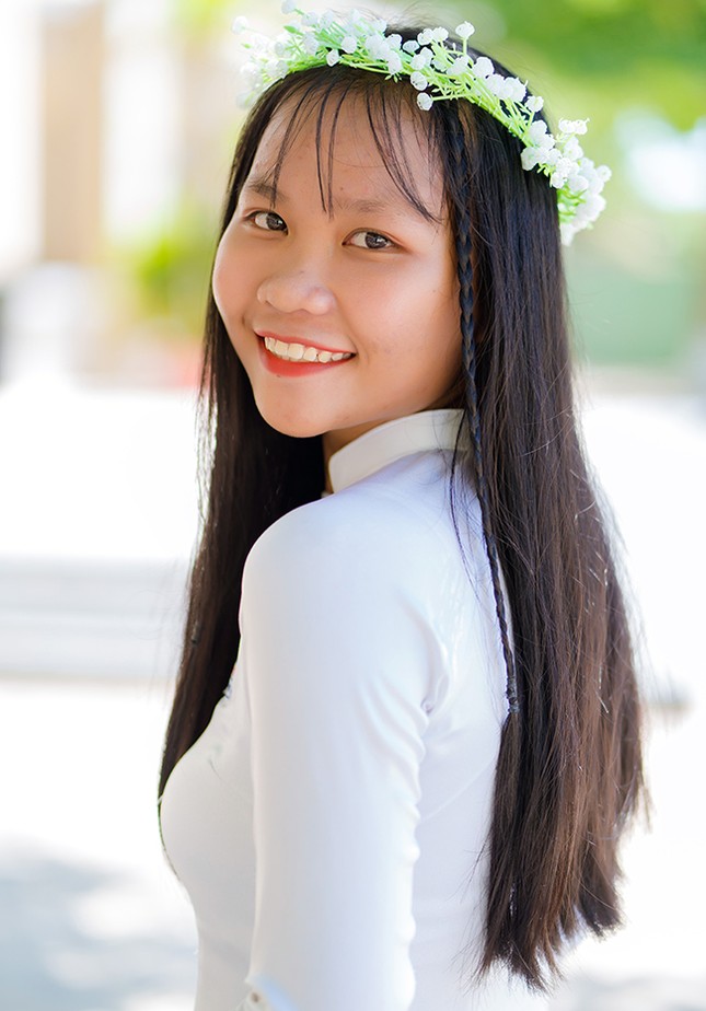 Nữ sinh trường chuyên được tuyển thẳng vào ĐH Duy Tân ảnh 1