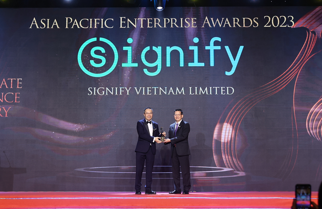 Signify Việt Nam tiếp tục nhận giải thưởng lớn tại Asia Pacific Enterprise Awards 2023 ảnh 1