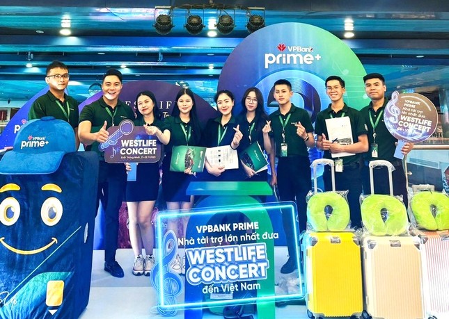 Sốt vé Westlife: Đừng lo, đến ngay Vincom săn là có ảnh 1