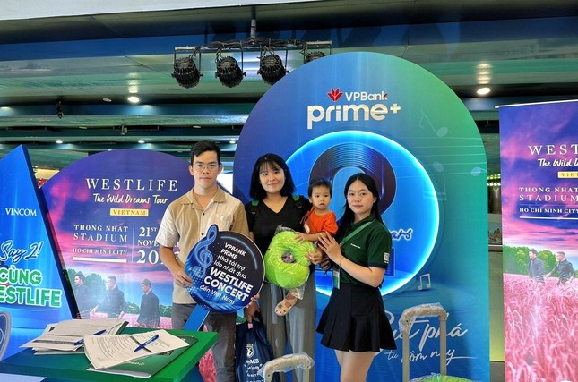 Sốt vé Westlife: Đừng lo, đến ngay Vincom săn là có ảnh 2