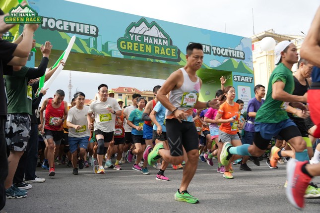 2000 runner 'phủ xanh' thành phố Phủ Lý tại giải chạy YIC Hanam Green Race ảnh 1