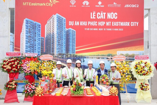 Tiến độ thần tốc, MT Eastmark City chính thức cất nóc ảnh 1
