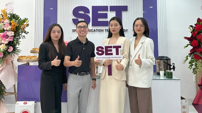 SET - Mô hình Language Store cung cấp các khóa học tiếng Anh từ các đơn vị uy tín ảnh 2