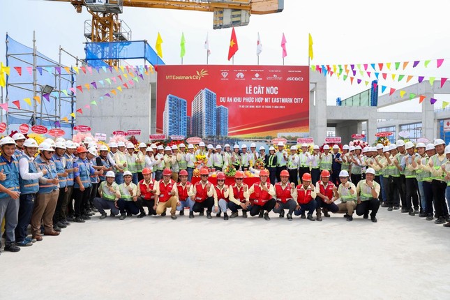Tiến độ thần tốc, MT Eastmark City chính thức cất nóc ảnh 2