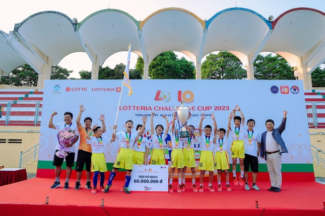 Bóng đá Học đường TP.HCM lập 'cú đúp' vô địch, khép lại Lotteria Challenge Cup 2023 đầy cảm xúc ảnh 1