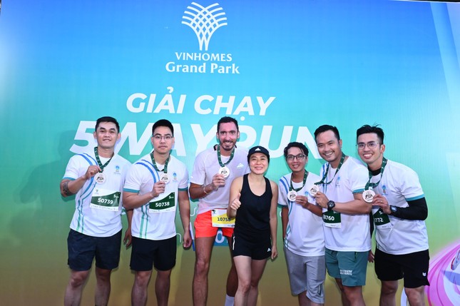 Hàng nghìn runners chinh phục đường chạy 5Way Run - Ways to Grand Park ảnh 4