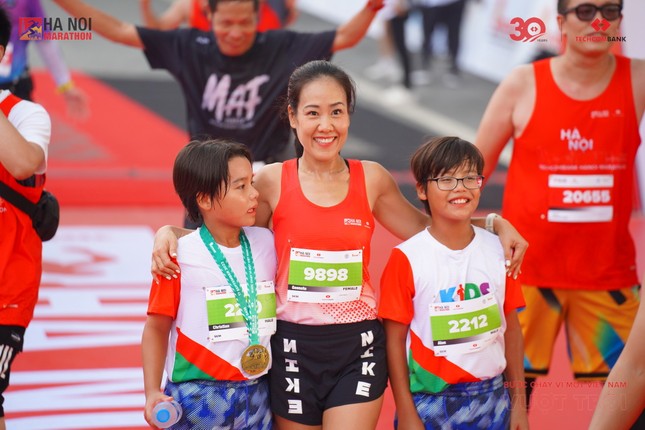 Giải marathon lớn nhất Việt Nam mùa thứ 6 tiếp tục lan tỏa 'Bước chạy vì một Việt Nam vượt trội' ảnh 1