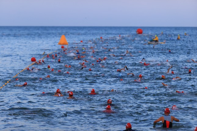 Ấn tượng với những khoảnh khắc 'Best in Me' tại giải đấu IRONMAN 70.3 đầu tiên của Phú Quốc ảnh 3