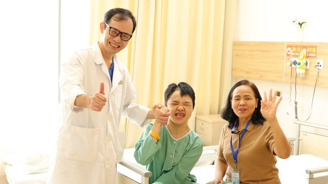 Lần đầu tiên tại Việt Nam, bệnh nhân động kinh có cơ hội khỏi bệnh nhờ phương pháp phẫu thuật mới ảnh 4