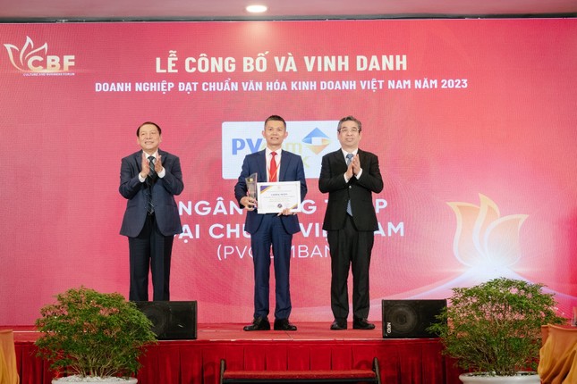 PVcomBank được vinh danh là 'Doanh nghiệp đạt chuẩn văn hóa kinh doanh Việt Nam' ảnh 1