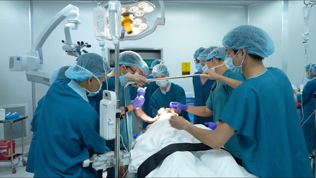 Phẫu thuật não chữa khỏi bệnh động kinh khi người bệnh ở trạng thái tỉnh táo ảnh 1