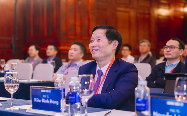 Phẫu thuật ít xâm lấn điều trị thoái hóa cột sống ảnh 1