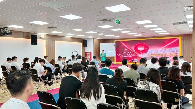 CEO Queen Land: 'Ít có nghề nào tạo đột phá như tư vấn bất động sản' ảnh 4