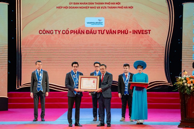 Văn Phú - Invest đón nhận Huân chương lao động hạng Ba ảnh 1