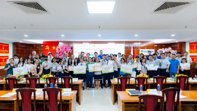Học sinh phổ thông hào hứng tham gia cuộc thi 'Ý tưởng sáng tạo cùng tiếng Nhật' tại HUTECH ảnh 3
