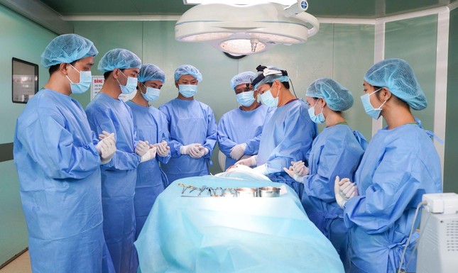 Phẫu thuật thẩm mỹ theo trào lưu: Chứng tỏ đẳng cấp hay tiền mất tật mang? ảnh 3