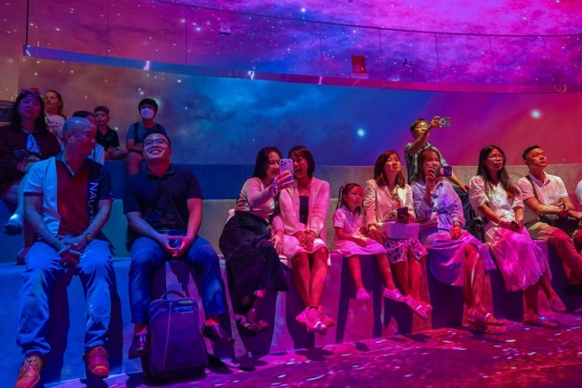 Ice Jungle - Show trình diễn nghệ thuật ánh sáng hiện đại bậc nhất Việt Nam chính thức khai trương ảnh 3