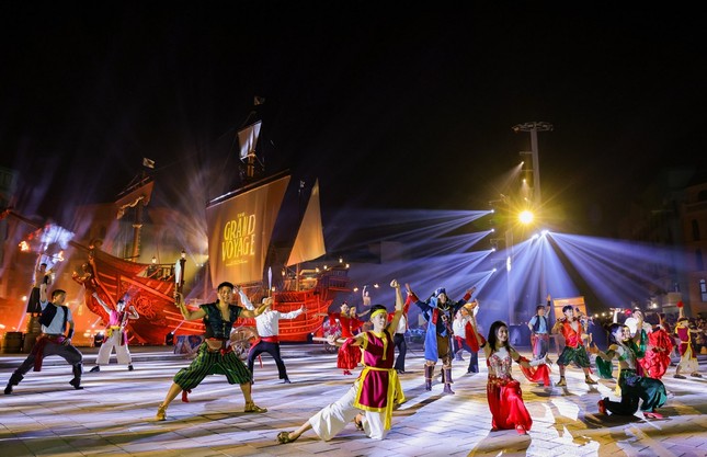 Giới trẻ Hà thành hào hứng 'bóc tem' 'vũ trụ giải trí' lớn nhất miền Bắc tại Ocean City ảnh 2