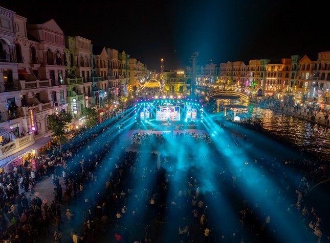 Giới trẻ Hà thành hào hứng 'bóc tem' 'vũ trụ giải trí' lớn nhất miền Bắc tại Ocean City ảnh 3