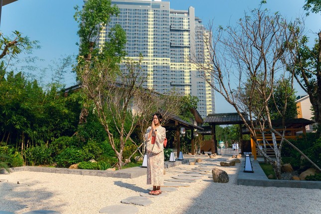 Dân cư mạng xôn xao ngôi Chùa Vàng đẹp như tranh vẽ vùng ngoại ô Hà Nội ảnh 3