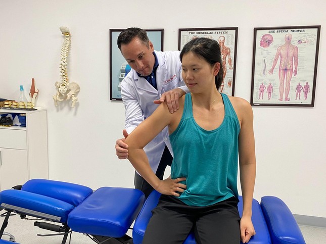 Kình ngư Nguyễn Huy Hoàng hồi phục chấn thương vai ngoạn mục nhờ phương pháp chiropractic ảnh 4