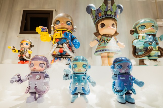 Hội chợ Art toy Giáng sinh quốc tế tại Vincom 'gây bão' dịp lễ hội cuối năm ảnh 4