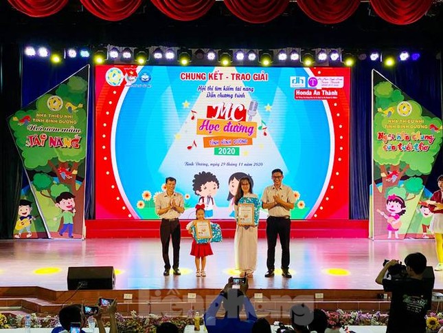 Trao giải ‘MC học đường’ cuộc thi tìm kiếm tài năng trẻ ảnh 1