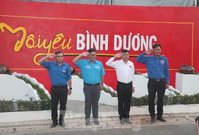 Bình Dương khánh thành hoa viên các Anh hùng lịch sử ảnh 6