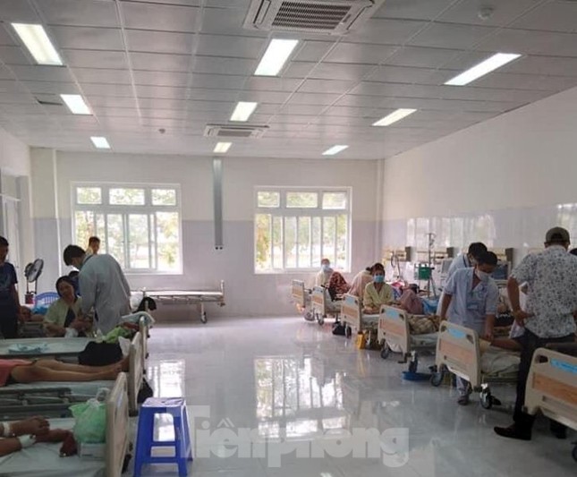 Những bệnh nhân đầu tiền đến điều trị tại bệnh viện trăm tỉ từng bỏ hoang ảnh 2