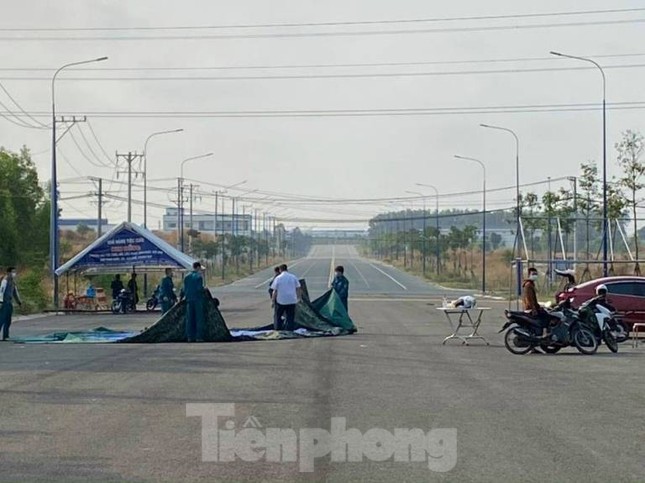 Hơn 100 trẻ em rời khu cách ly ở Bình Dương về nhà ngày mùng 3 Tết ảnh 8