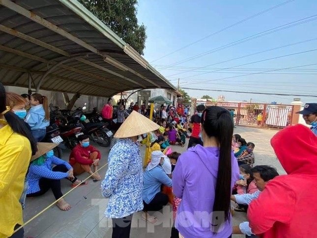Hẹn công nhân đến làm việc, bảo vệ công ty không cho vào ảnh 1