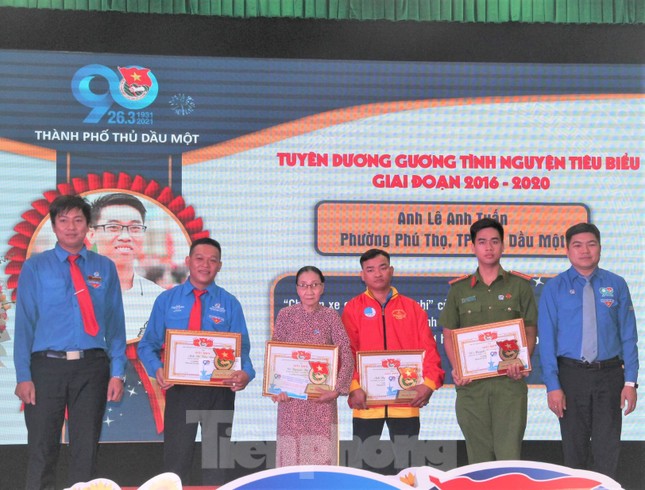 Tuyên dương những tấm gương quên mình vì cộng đồng ảnh 6