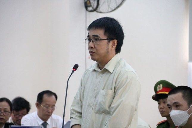Cựu Giám đốc Sở LĐTB-XH Bình Dương nói gì khi cấp dưới khai chuyển tiền hối lộ cho mình? ảnh 2