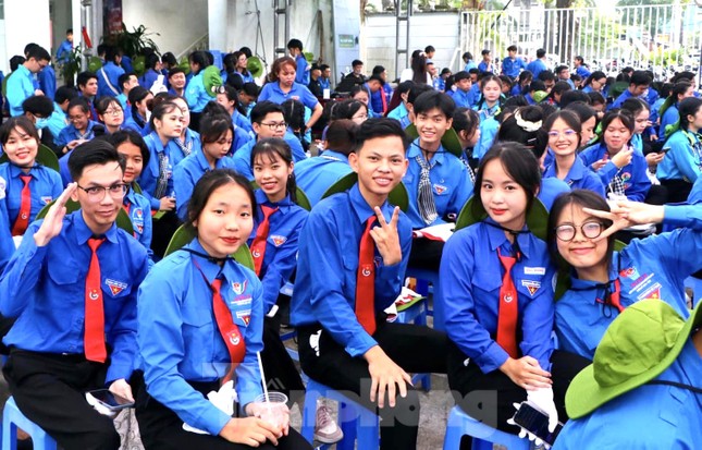 Bình Dương tuyên dương, trao giải thưởng cho những 'người đặc biệt' ảnh 10