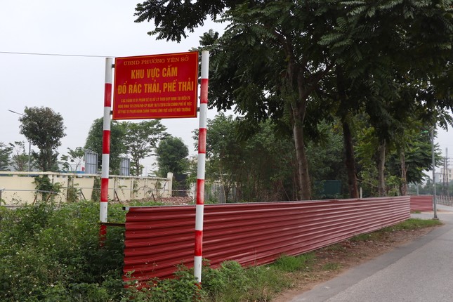 Người dân khổ sở vì con ngõ ở Hà Nội biến thành bãi tập kết phế thải xây dựng ảnh 10