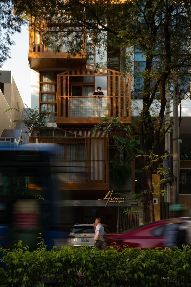 Độc đáo cách đưa thiên nhiên vào khu căn hộ dịch vụ nằm giữa lòng Sài Gòn ảnh 1