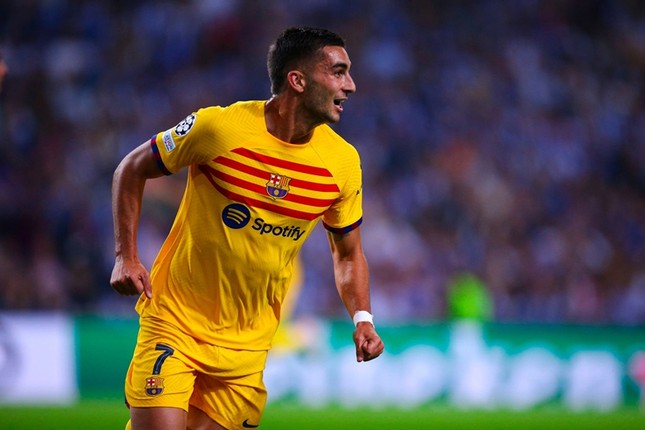 Barcelona giành chiến thắng vất vả trước Porto ảnh 1