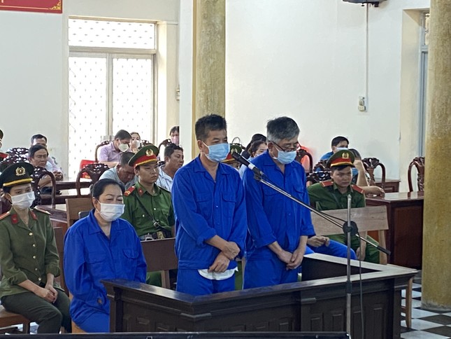 Tuyên án vụ 'bà trùm' Mười Tường: Hai cựu cán bộ Công an tỉnh An Giang lĩnh 21 năm tù ảnh 1