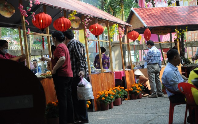 Rộn ràng sắc xuân trên phố Tây Đô ảnh 13