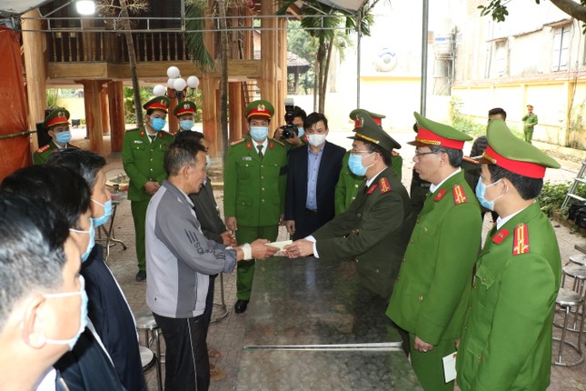 Thăng cấp bậc hàm trước niên hạn thiếu tá hy sinh khi làm nhiệm vụ ảnh 3